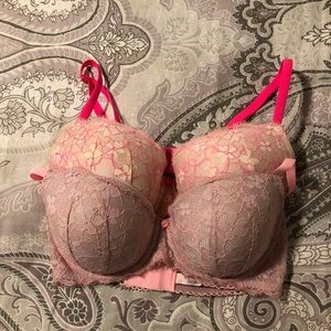 Lot of 2 VS bras